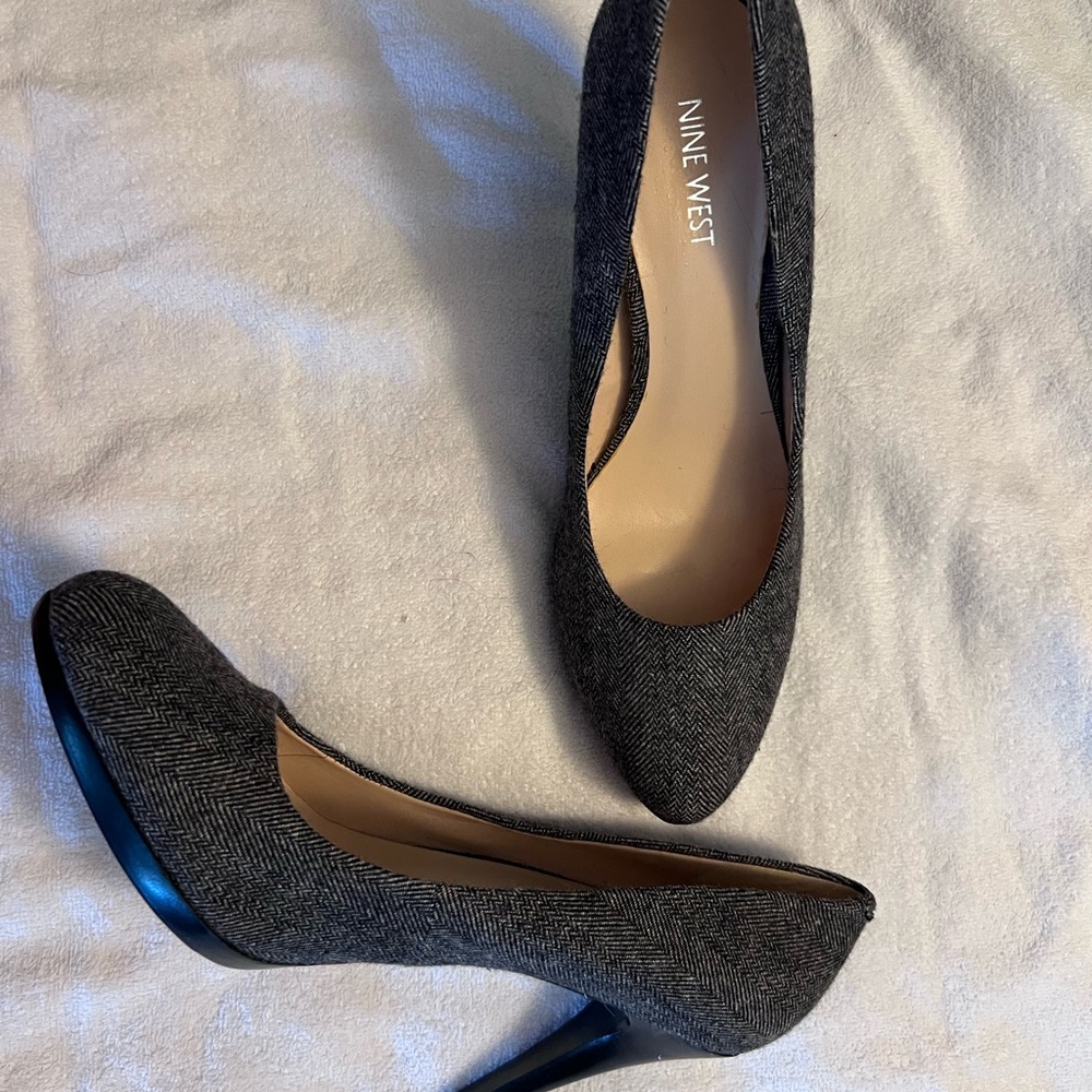 Nine West Gray Tweed Heels